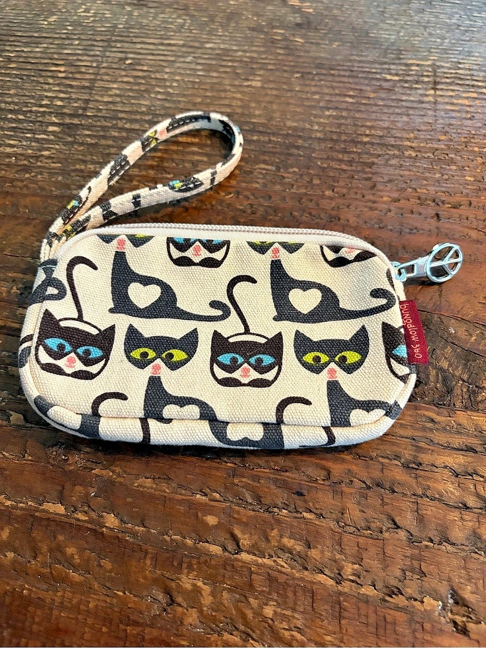 Bungalow 360 Womens Cat Print Zip Wristlet Wallet Beige Credit Card Slots